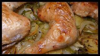 Pollo asado al horno Cuartos traseros con patatas cebolla y pimientos [upl. by Ardnnek]