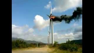 Aerogenerador se Incendia en la Ventosa Oaxaca Mexico 09Noviembre2014 [upl. by Ingaberg]