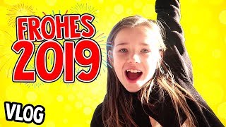 ERSTER Vlog 2019 🎉 Tannenbaum Spielzeug shoppen amp Feuerwerk Vergleich  Lulu amp Leon [upl. by Leora]