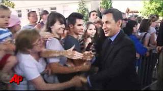 Raw Video Man Yanks Sarkozy by Shoulder [upl. by Orferd]