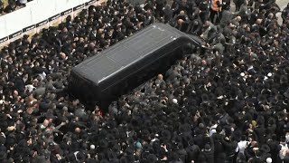 Funeral do influente rabino reúne multidão em Israel  AFP [upl. by Hax]