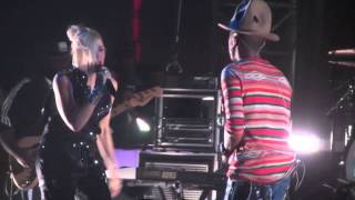 Pharrell Williams w Gwen Stefani  Hollaback Girl  Live  Coachella Festival 41214 in HD [upl. by Atinahc574]