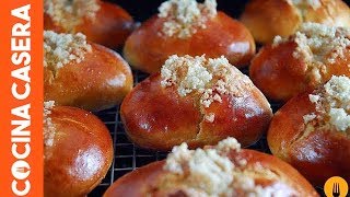 Bollos suizos caseros Vídeo Receta de dulce típico [upl. by Bomke]