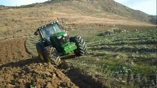 John Deere 6210R in aratura Regalbuto [upl. by Coe]