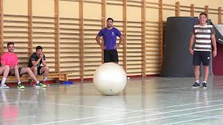 Entre juegos volteo atrás con impulso en fitball  00162 [upl. by Gamaliel460]