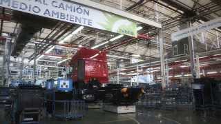 Barajas donde se fabrica el Iveco Stralis HiWay Euro 6Encamioncom [upl. by Namurt]