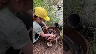 Survival fish trapping skills with the best oil fishing technique 😱 [upl. by Agathy]