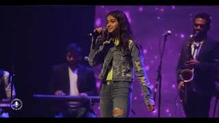 Rysa panday ananya panday sister sing 🎤 beautiful song Hollywood song [upl. by Gerta]