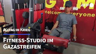 Fitness in Gaza Junge Männer bauen Stress und Angst ab  AFP [upl. by Ladew]