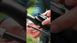 You wanted to know how to attach your VACUUM handlebar base to your bike Here you go fidlock [upl. by Marola]