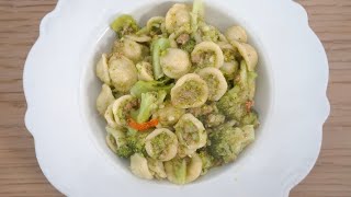 PASTA BROCCOLI E SALSICCIA la ricetta originale pugliese con le orecchiette fresche [upl. by Elda]