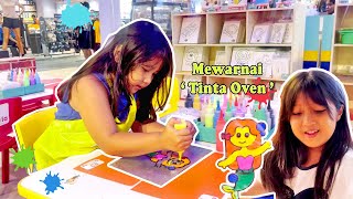 MAINAN TINTA OVEN Mewarnai Gambar Putri Duyung Pakai Cat Oven di Mall  Learn Colour [upl. by Herr]