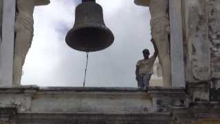 Repique de campanas en Catedral de León [upl. by Gipson]