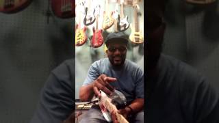 Fender American quotPROFESSIONALquot Jazz Bass vs Fender quotGEDDY LEEquot [upl. by Alyks]