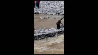 How People In Africa Were Rescued By Excavator From Floods River [upl. by Rauch956]