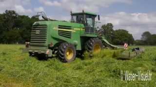 Coupe de Ray grass avec une John deere 7400 équipée dun groupe de fauche [upl. by Yornek324]