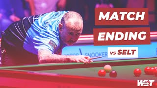 Mark Williams Pulls Off Underarm Shot vs Ronnie OSullivan  2023 Cazoo Masters [upl. by Aubreir]