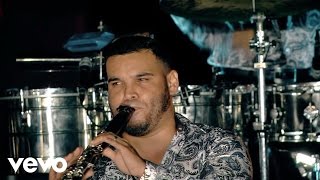 Banda Carnaval  El Coyotito Medley En Vivo [upl. by Dnama394]