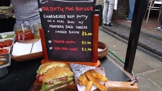 quotTHE DIRTY MAC BURGERquot a street food special by quotThe Mac Factoryquot in Camden Lock Market London [upl. by Neelrad827]