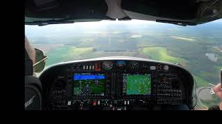 SEMLR DA42V Approach to R32 at Strausberg EDAY [upl. by Entroc]