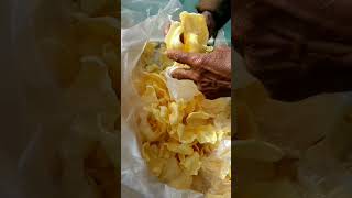 Old man selling crispy papar kararay Papar  papad  paper  papar recipe  fry paped paper recipe [upl. by Eseenaj716]