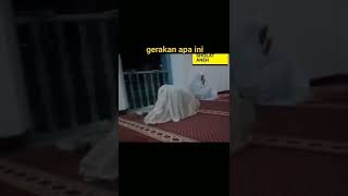 Gerakan sholat aneh yang terekam kamera😱 shorts viral horor fyp tiktok [upl. by Atikim632]