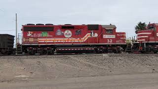 Tren de Southern Perú llegando de la mina Toquepala a Ilo [upl. by Ennovart258]