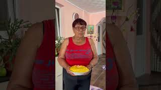 Mamaie mia facut tort😂 romania humor comedy funny challenge [upl. by Baras]