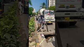 Mumbai me road Gaya niche mumbai road d [upl. by Lyrret]