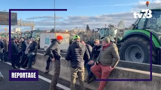 Les agriculteurs yvelinois se dirigent vers le triangle de Rocquencourt [upl. by Gretal]