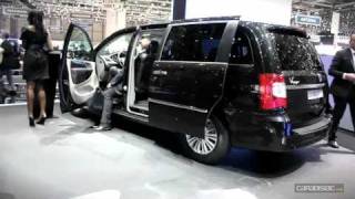 Geneve 2011  Lancia Grand Voyager en direct la vidéo [upl. by Remoh147]