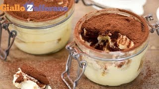 Tiramisù  Ricetta in 1 minuto [upl. by Studner]