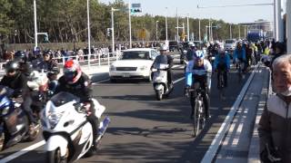 【箱根駅伝2014】もうひとつの箱根駅伝・規制解除直後の自転車ampバイク大集団！ [upl. by Seugirdor806]