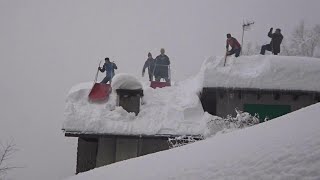 Emergenza neve allAbetone le immagini della montagna sepolta dalla neve [upl. by Ahseek]