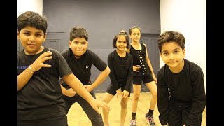 Chalti hai kya 9 se 12 kids dance  judwaa 2  G M Dance Centre  Deepak Tulsyan Choreography [upl. by Yatnuahc]