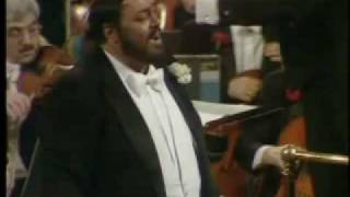 Luciano Pavarotti Una furtiva lagrima L´elisir d´amore G Donizetti [upl. by Arvie]