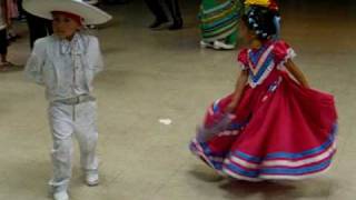 Niños bailando folklor Mexicano  La Negra Y Jarabe Tapatio de Jalisco [upl. by Petuu]