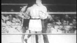 Boxing Walcott vs Charles 1951  Film 94275 [upl. by Ahkihs]