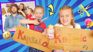 ONZE OUDERS KNIPPEN in ONZE EIGEN KAPSALON Knippen In Ruil Voor Hairdooz Neonz ♥DeZoeteZusjes♥ [upl. by Noiraa]