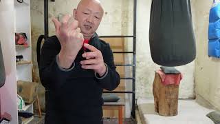 quotMastering Essential Iron Palm Techniques Unveiling the Power of Precision Trainingquot 铁砂掌训练熬掌（一） [upl. by Chafee]