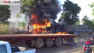 Vidéo Un camion chargé de carreaux prend feu à lentrée de Thiès [upl. by Cinom]