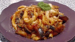 Pasta al sugo di melanzane [upl. by Ynohtnaed]