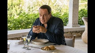 Loro 2 biopic di Sorrentino con Toni Servillo su Berlusconi RECENSIONE REVIEW [upl. by Anirehc]