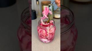 pickled onion 🧅  easyrecipes recipeideas onion pickledonions pickles healthyrecipe health [upl. by Zetnwahs]