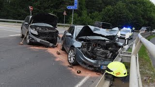 BerlinBernau Zwei Autos in A11Auffahrt zusammengefahren [upl. by Latrena354]