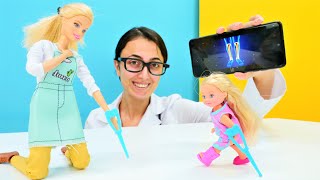 Barbie oyunları Olamaz Steffie bisikletten düşüyor ve ayağını incitiyor Doktor oyunu [upl. by David]