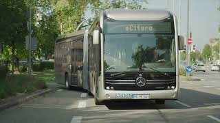 Der neue MercedesBenz Gelenkbus eCitaro G [upl. by Akiemat344]