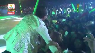 Khemarak sereymon Lers pi fan ban ortCarabao Concert Hong Meas HDTV [upl. by Nbi783]