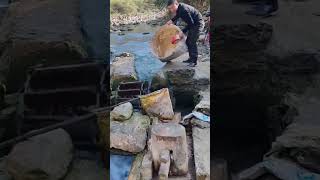 Flour grinding process with wood water runner Good tools and machinery can increase work efficiency [upl. by Wynne747]