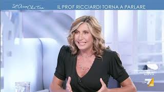 Myrta Merlino in piedi ad accogliere Walter Ricciardi che torna in TV quotIo laspetto da mesi [upl. by Aggappora409]